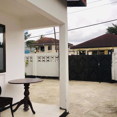 Mikocheni Home Stay Darüsselam Dış mekan fotoğraf