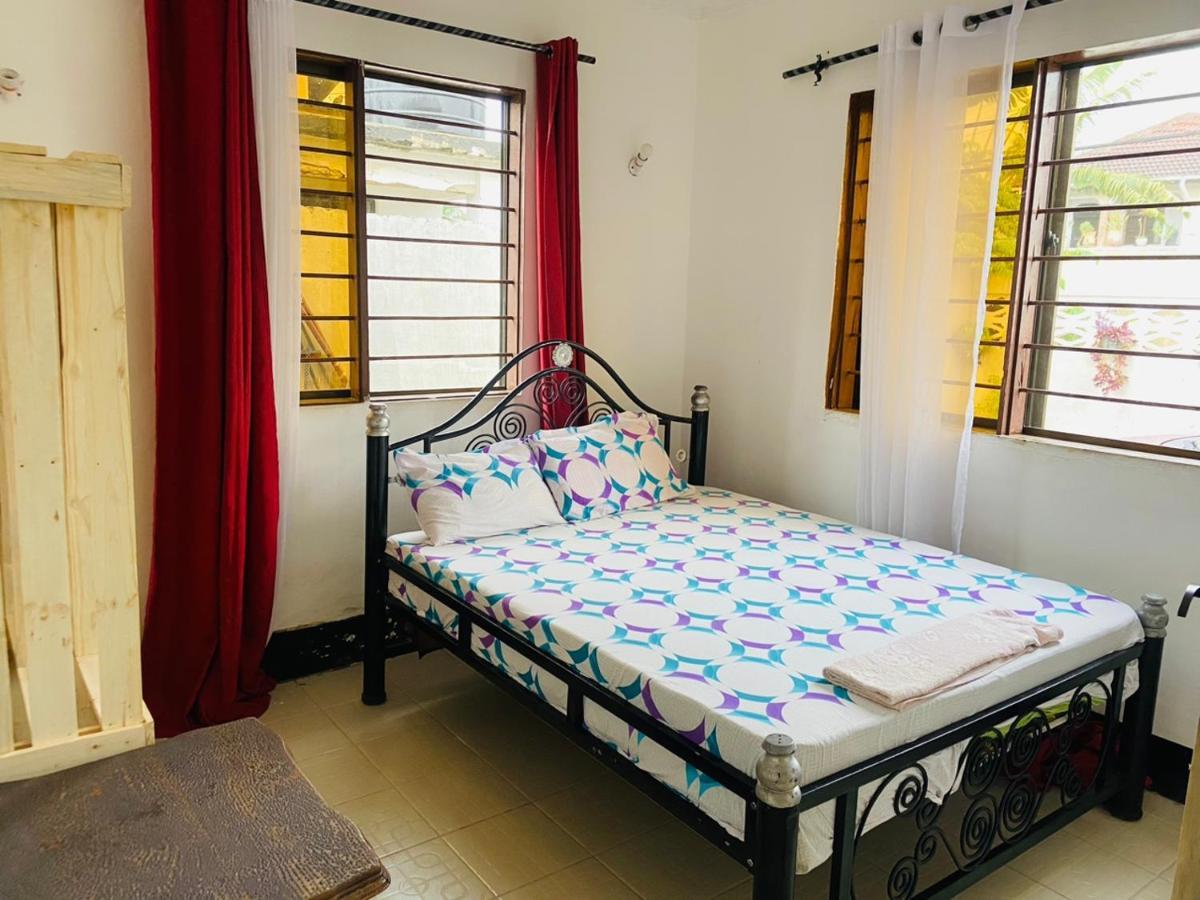 Mikocheni Home Stay Darüsselam Dış mekan fotoğraf