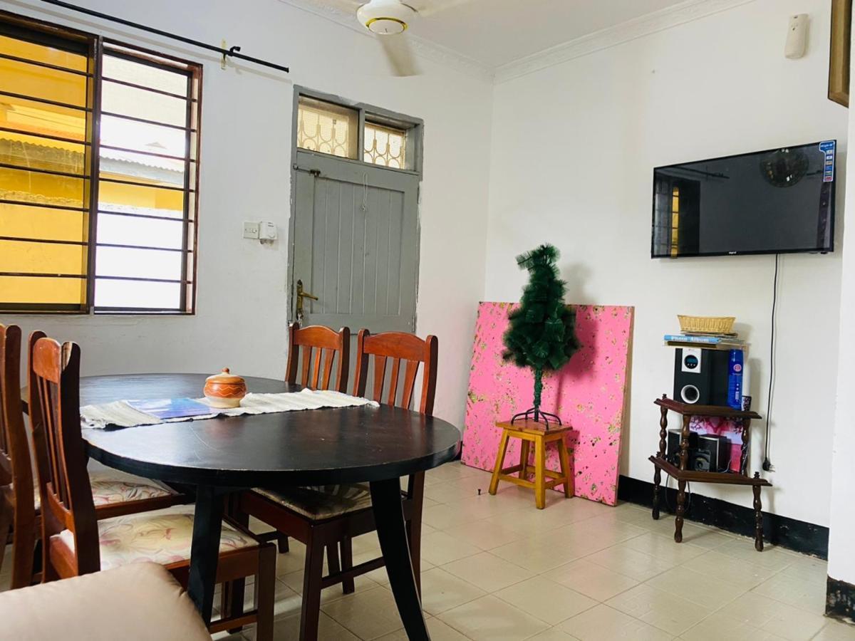 Mikocheni Home Stay Darüsselam Dış mekan fotoğraf